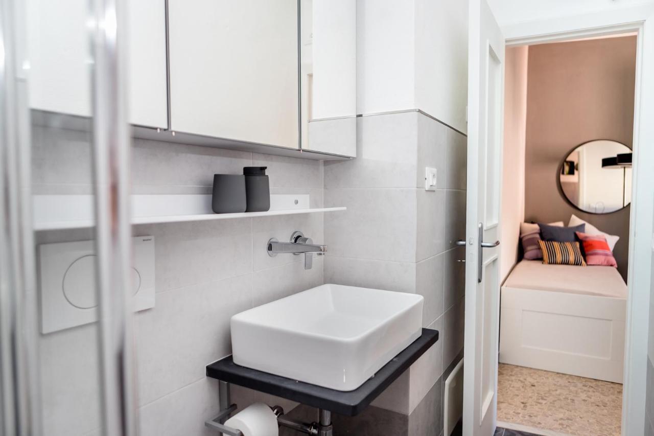 Suite Contemporanea Tra Le Vie Storiche Moneglia Exterior foto