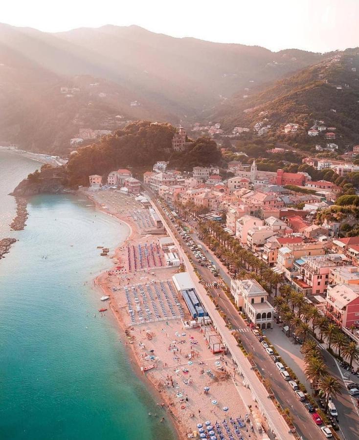 Suite Contemporanea Tra Le Vie Storiche Moneglia Exterior foto
